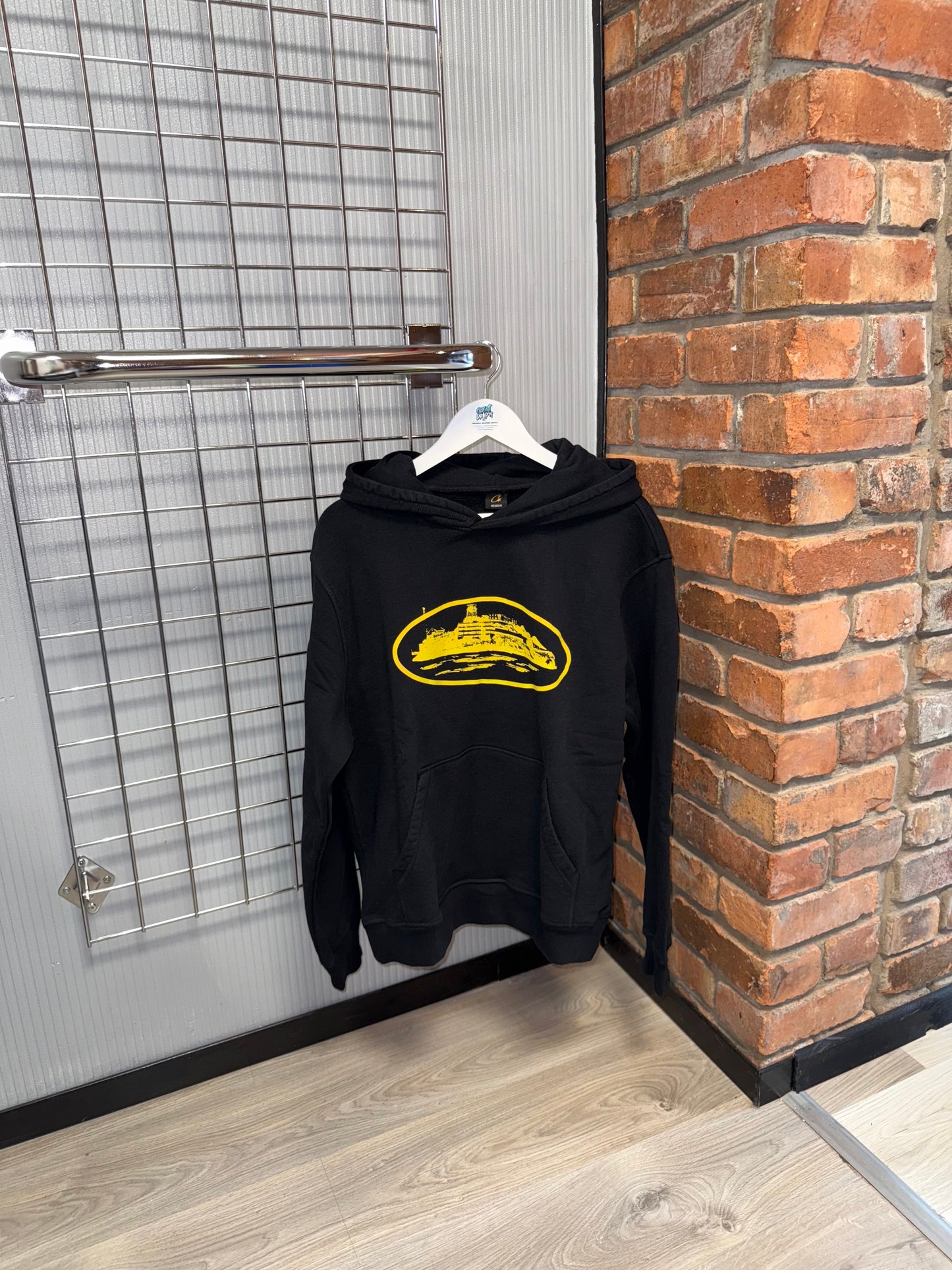 Corteiz Alcatraz Logo, Honey Black Hoodie