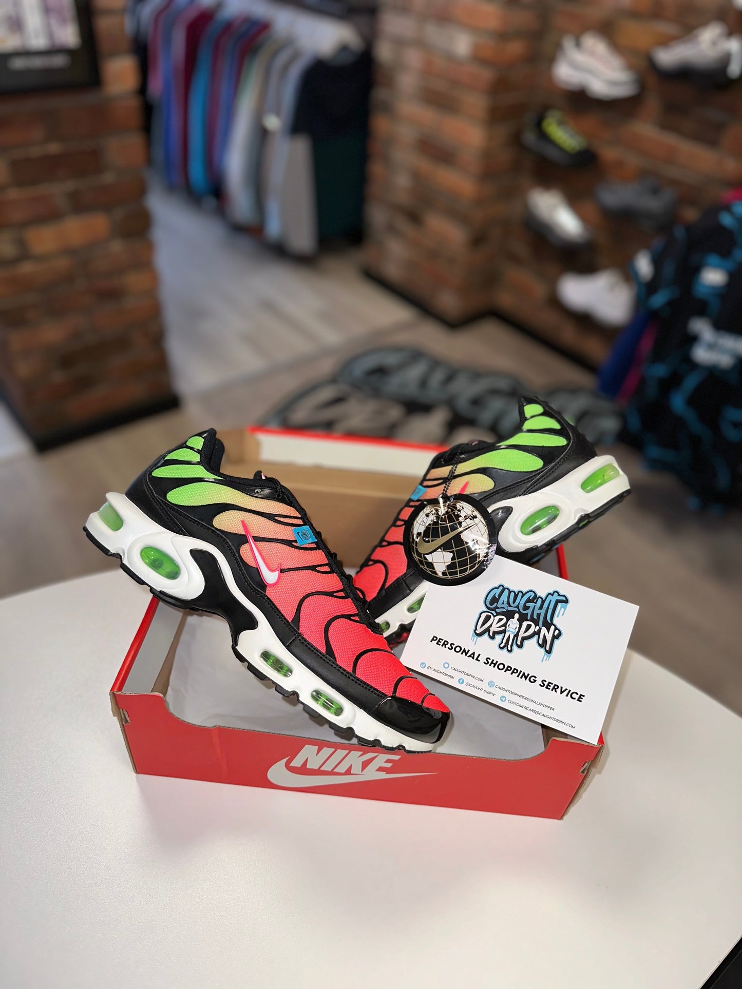 Nike Air Max Plus TN Worldwide Crimson Green 2020