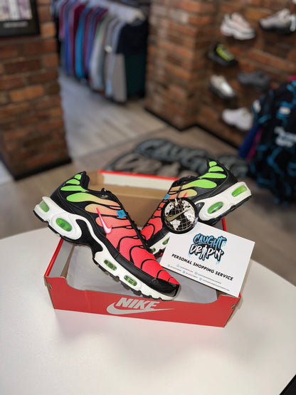 Nike Air Max Plus TN Worldwide Crimson Green 2020