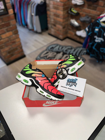 Nike Air Max Plus TN Worldwide Crimson Green 2020