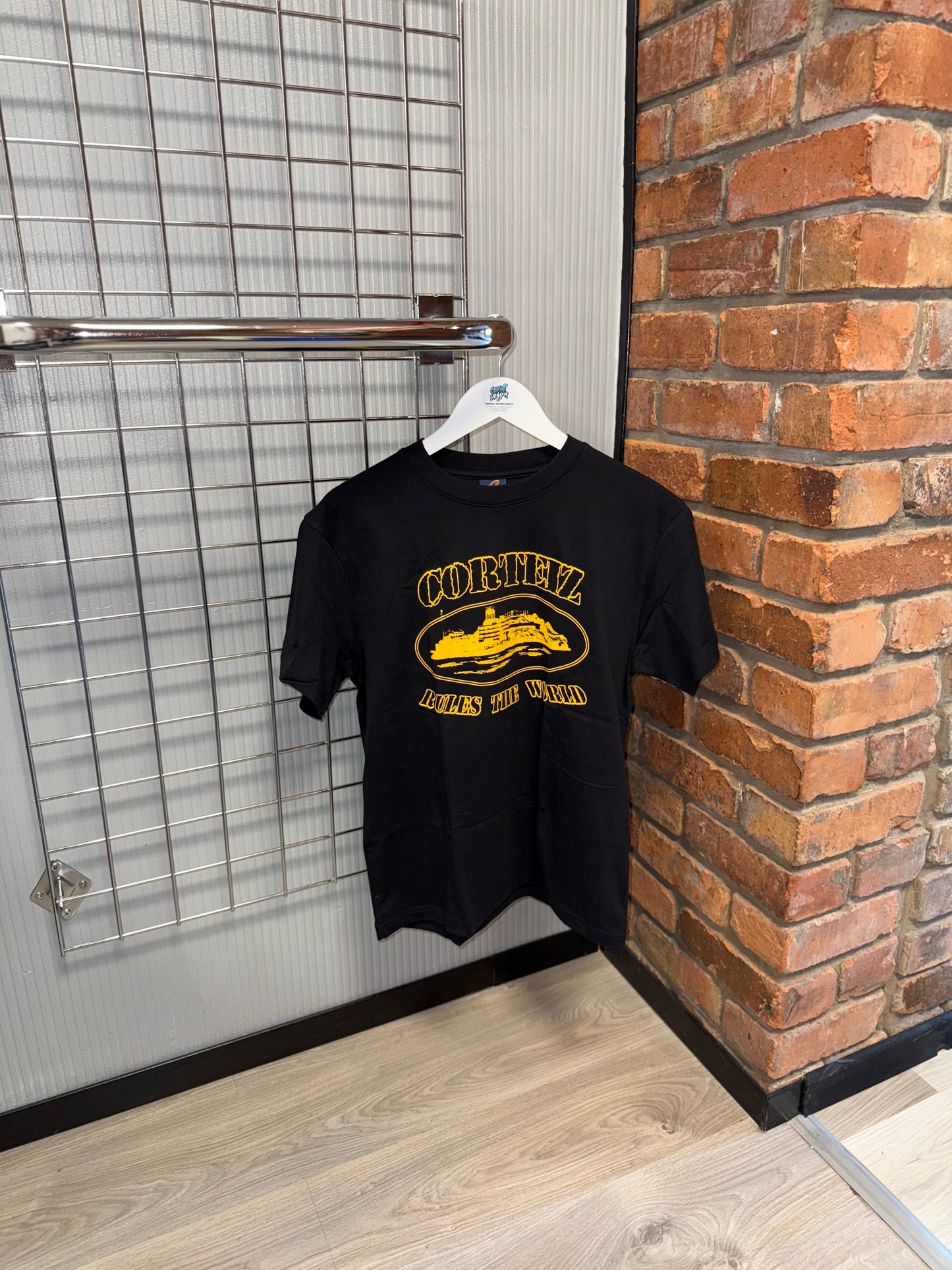 Corteiz Alcatraz Logo Honey Black Tee