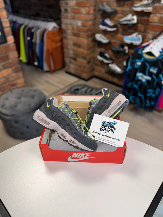 Nike Air Max 95’s Speed Lacing | Navy Volt 2021