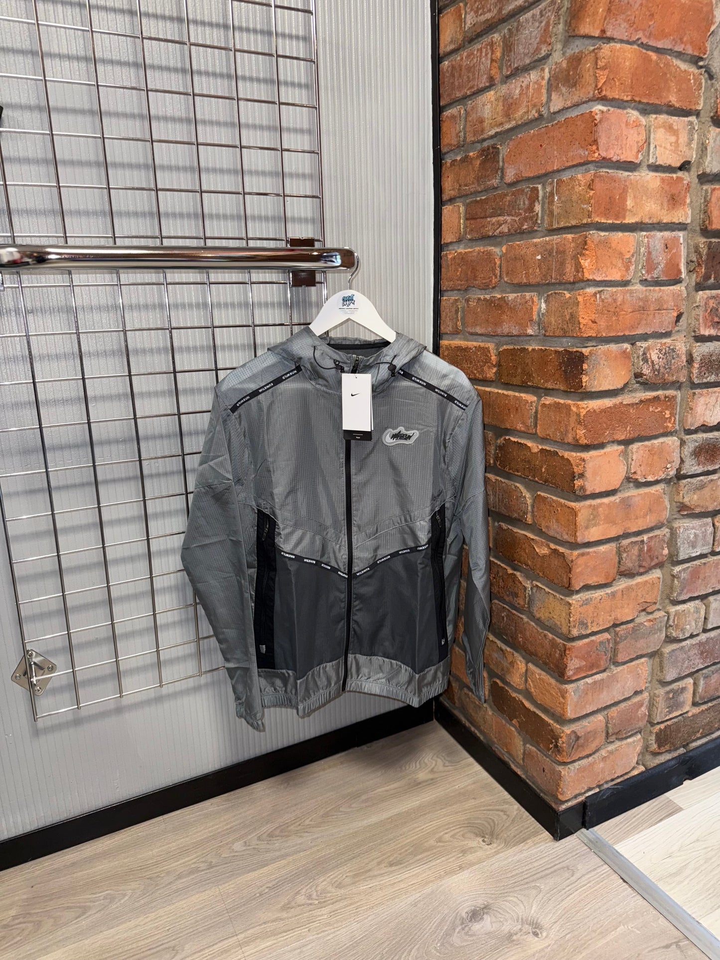 Nike Old Season Wildrun Windrunner Jacket Grey