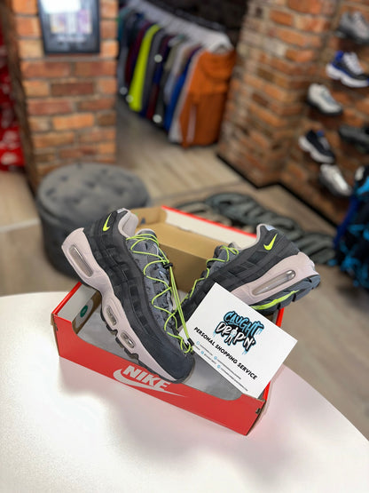 Nike Air Max 95’s Speed Lacing | Navy Volt 2021